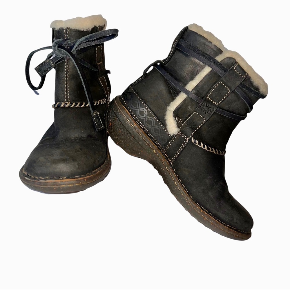 Ugg Australia Cove Ankle Boots, EUC, Size 6 Ladies